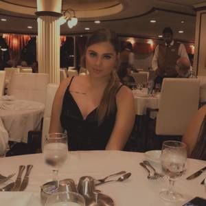 Meet your Posher, Simone